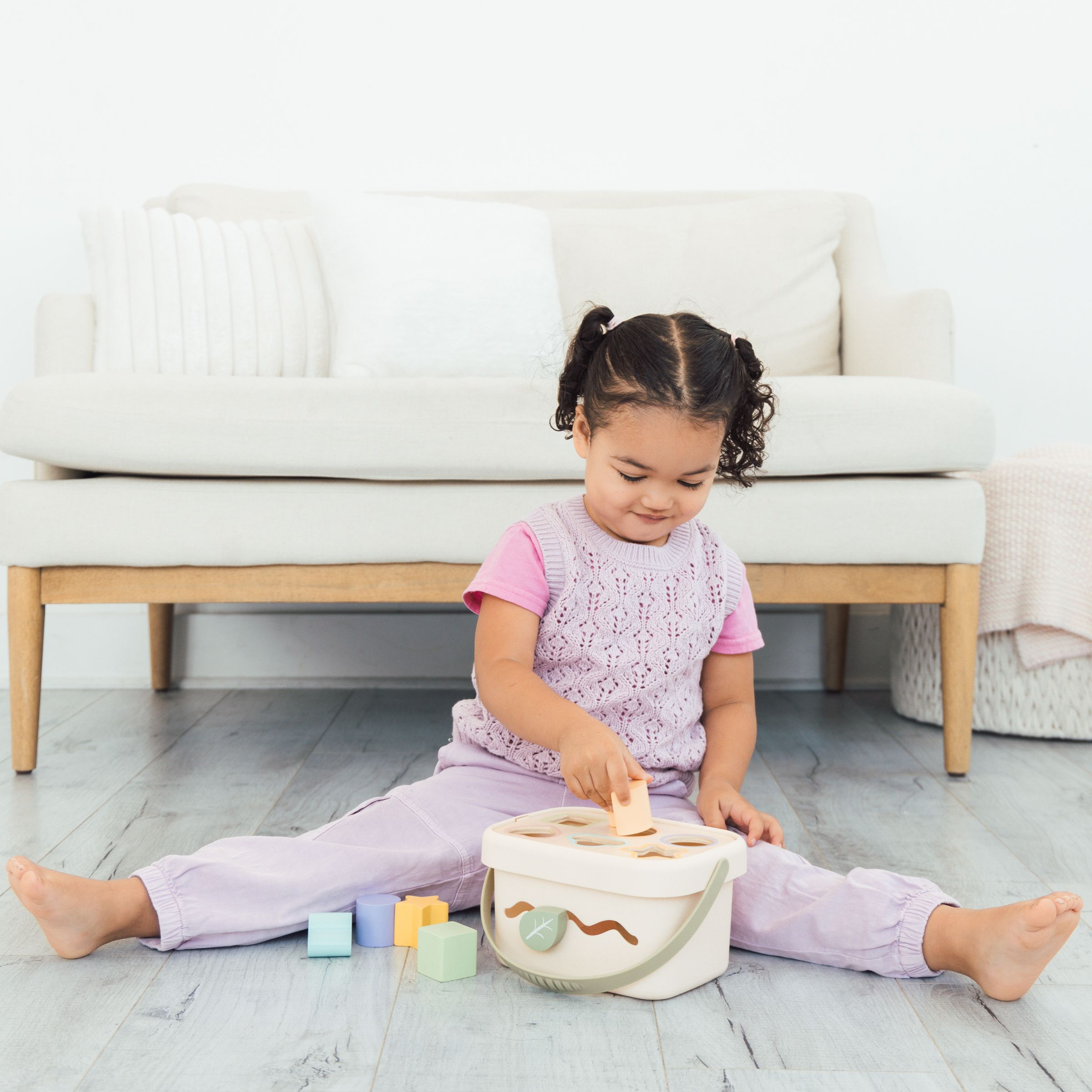 Pearhead Shape Sorter Carrying Bucket.
