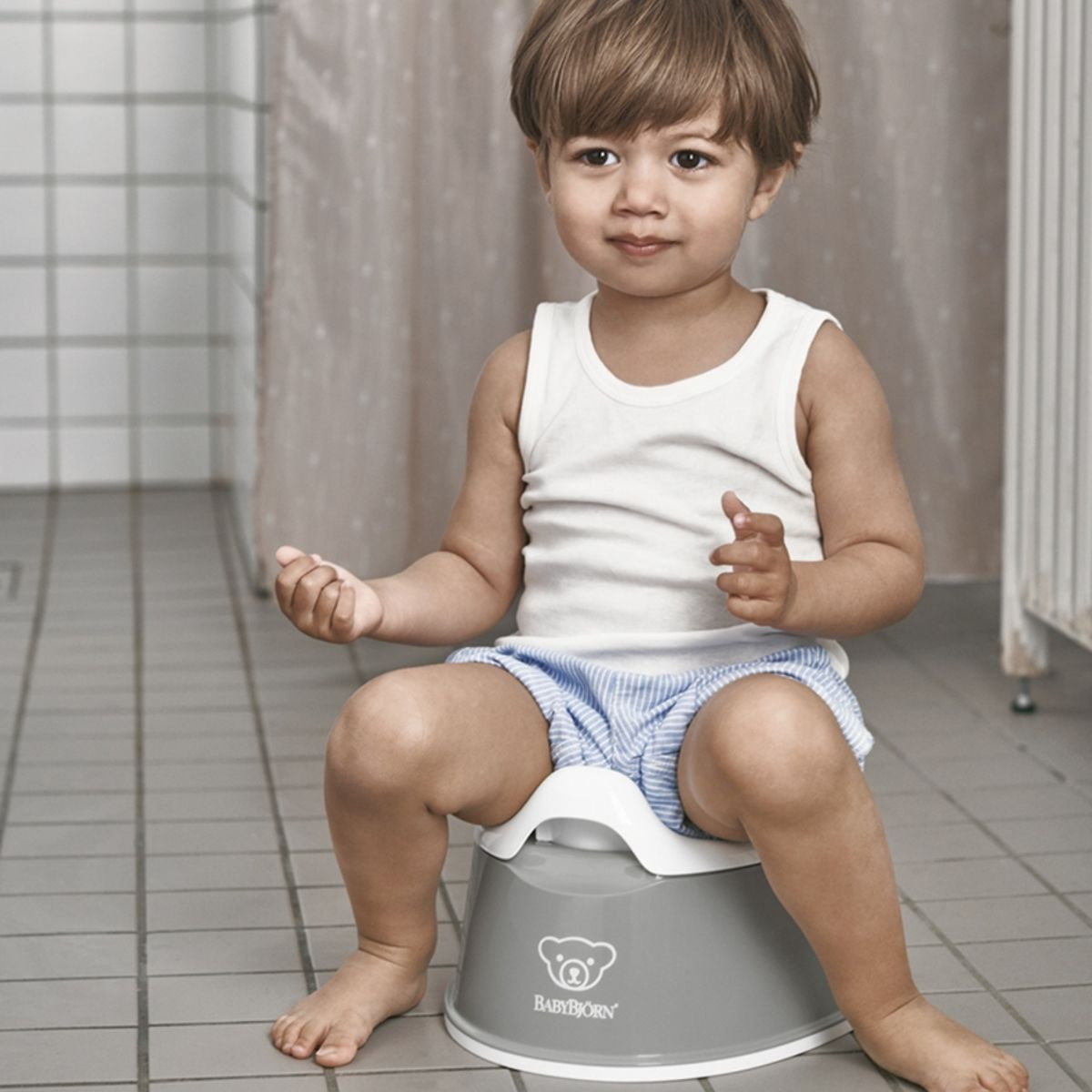 BabyBjörn Smart Potty - Gray/White.