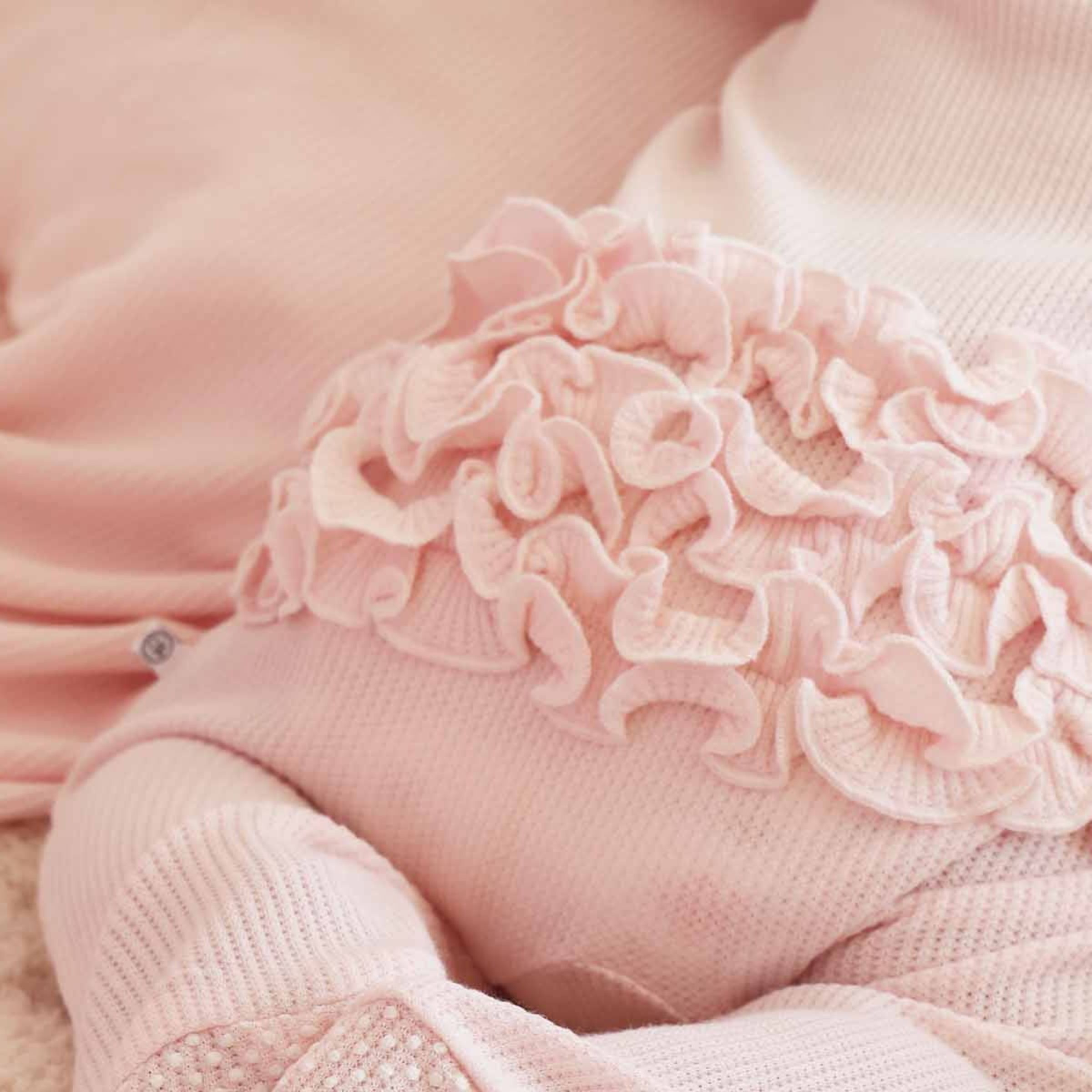 Caden Lane Bamboo Waffle Ruffle Zipper Footie - Pearl Pink, 0-3 M.