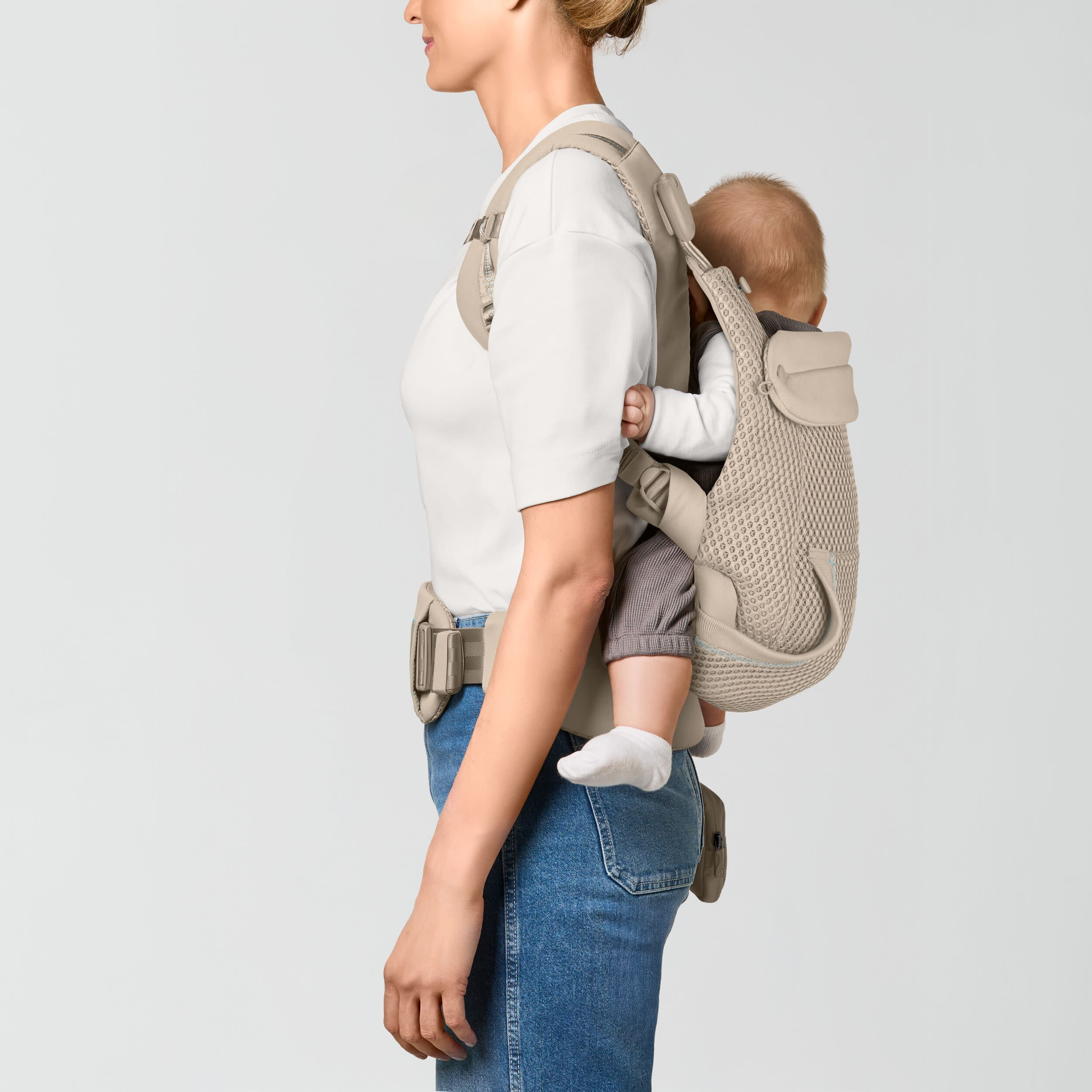 Cybex LAYA Carrier - Almond Beige.