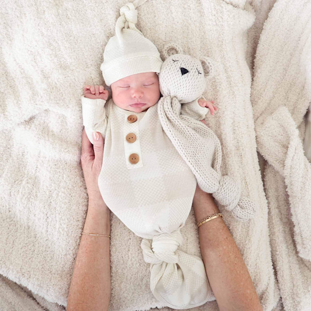 Caden Lane Bamboo Waffle Newborn Baby Knot Gown & Hat Set.