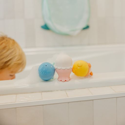 Copper Pearl Squirtie Bath Toy Set.