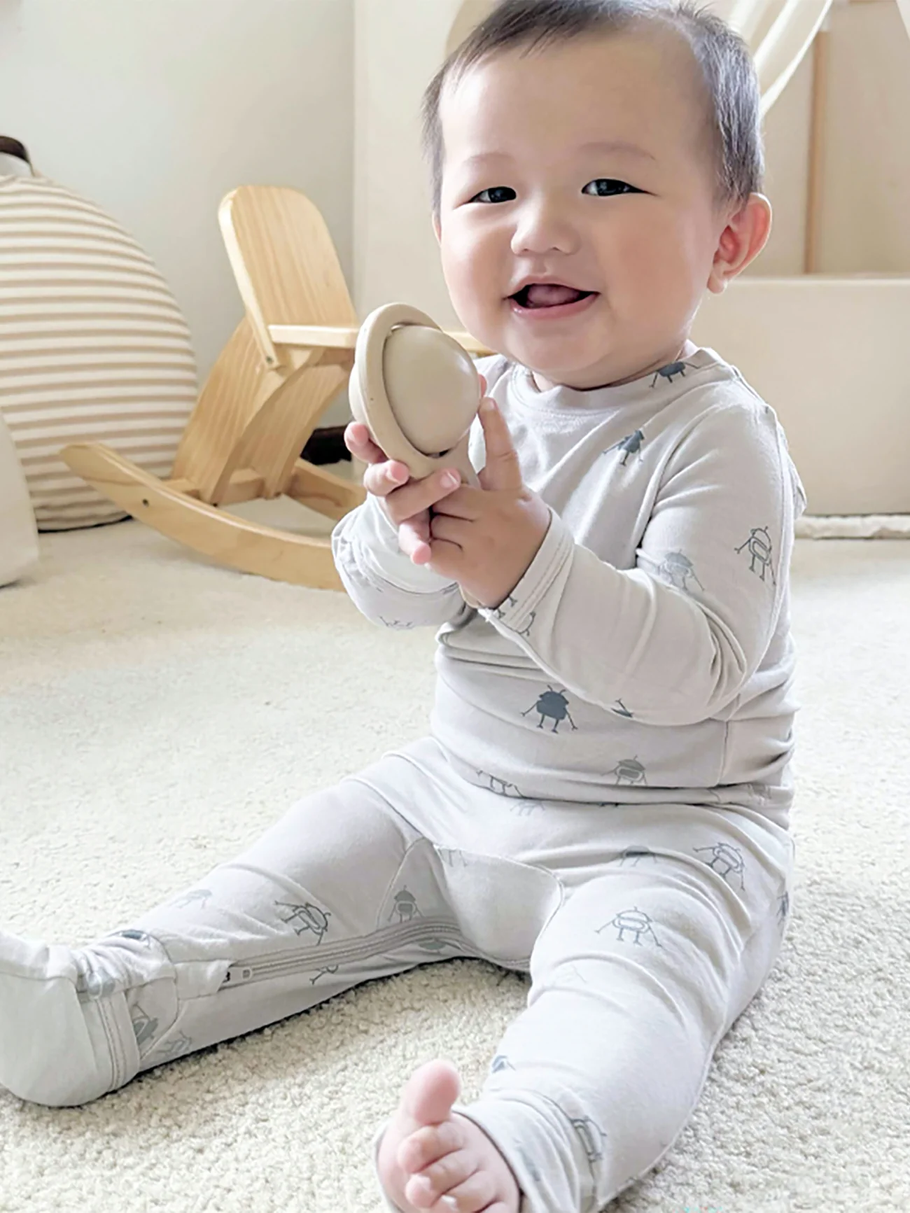 gunamuna Two-Piece Footie Set.