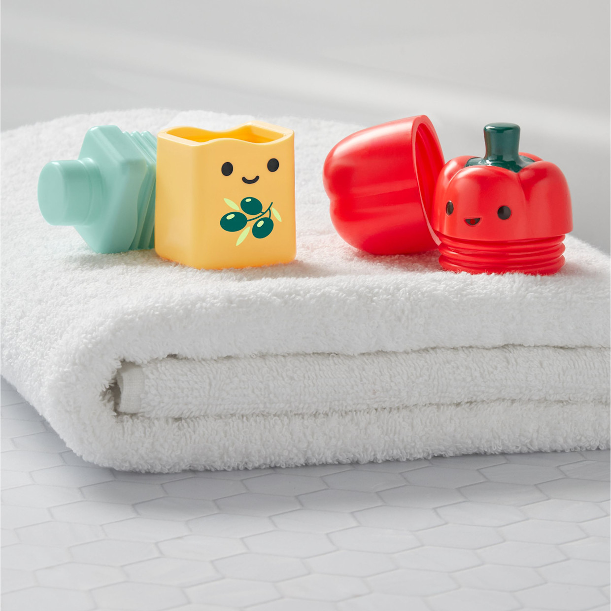 Skip Hop Tub-to-Table Cafe Prep & Serve Salad Bath Toy Set.