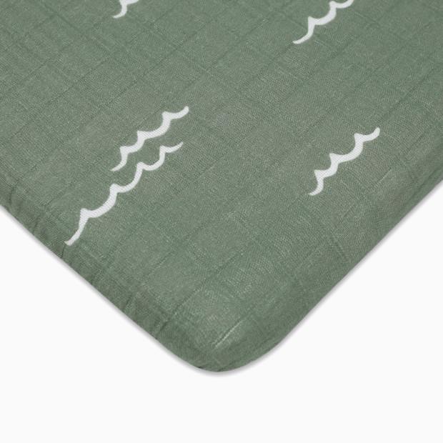 babyletto All-Stages Organic Muslin Cotton Bassinet Sheet.