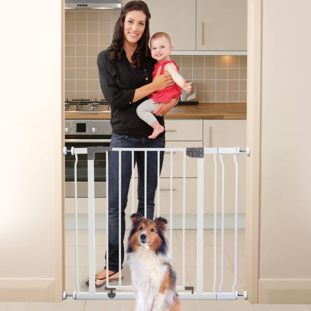 Dreambaby Liberty Auto Close Stay Open Security Gate With Extension.