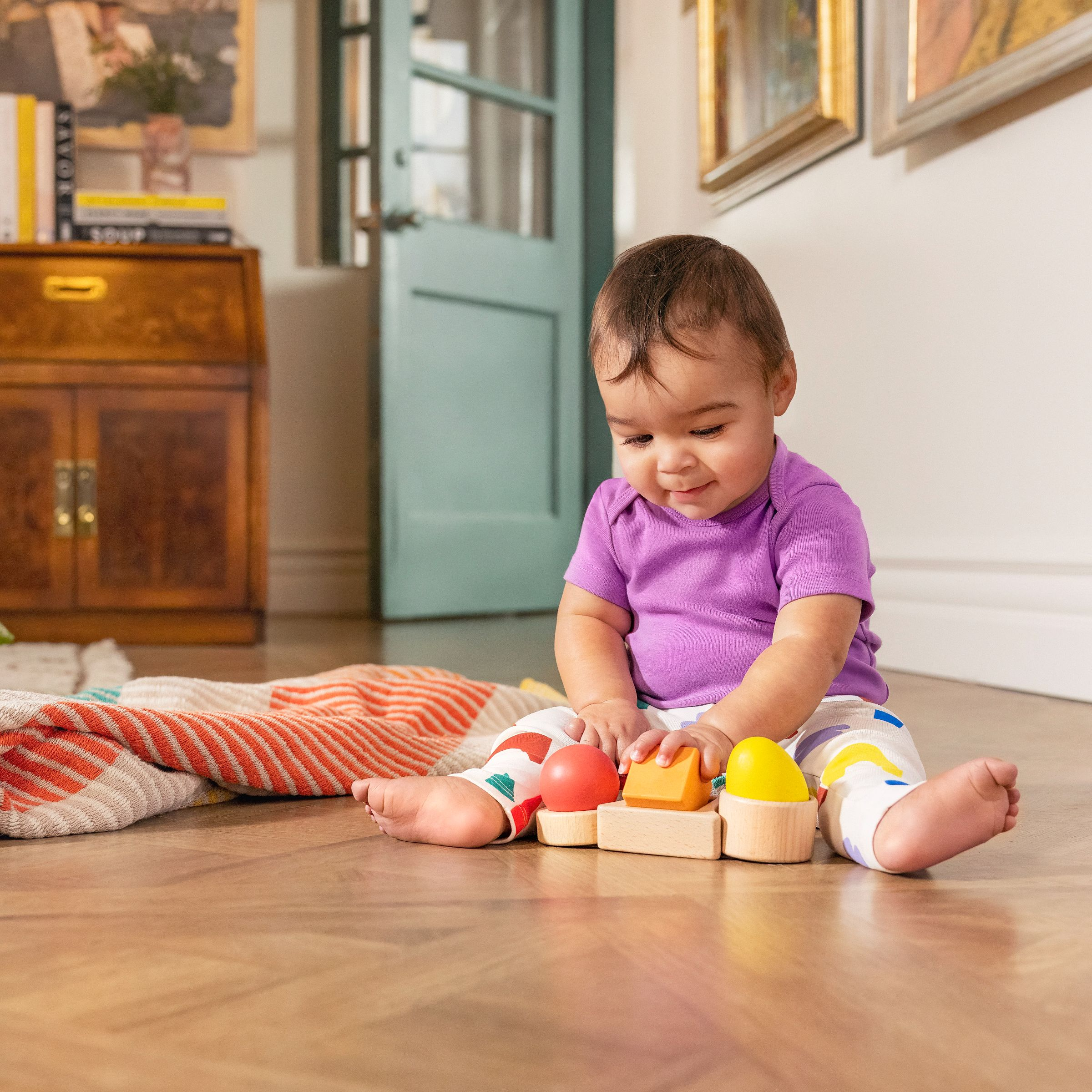 Lovevery Montessori Shapes, 6 pc shape puzzle.