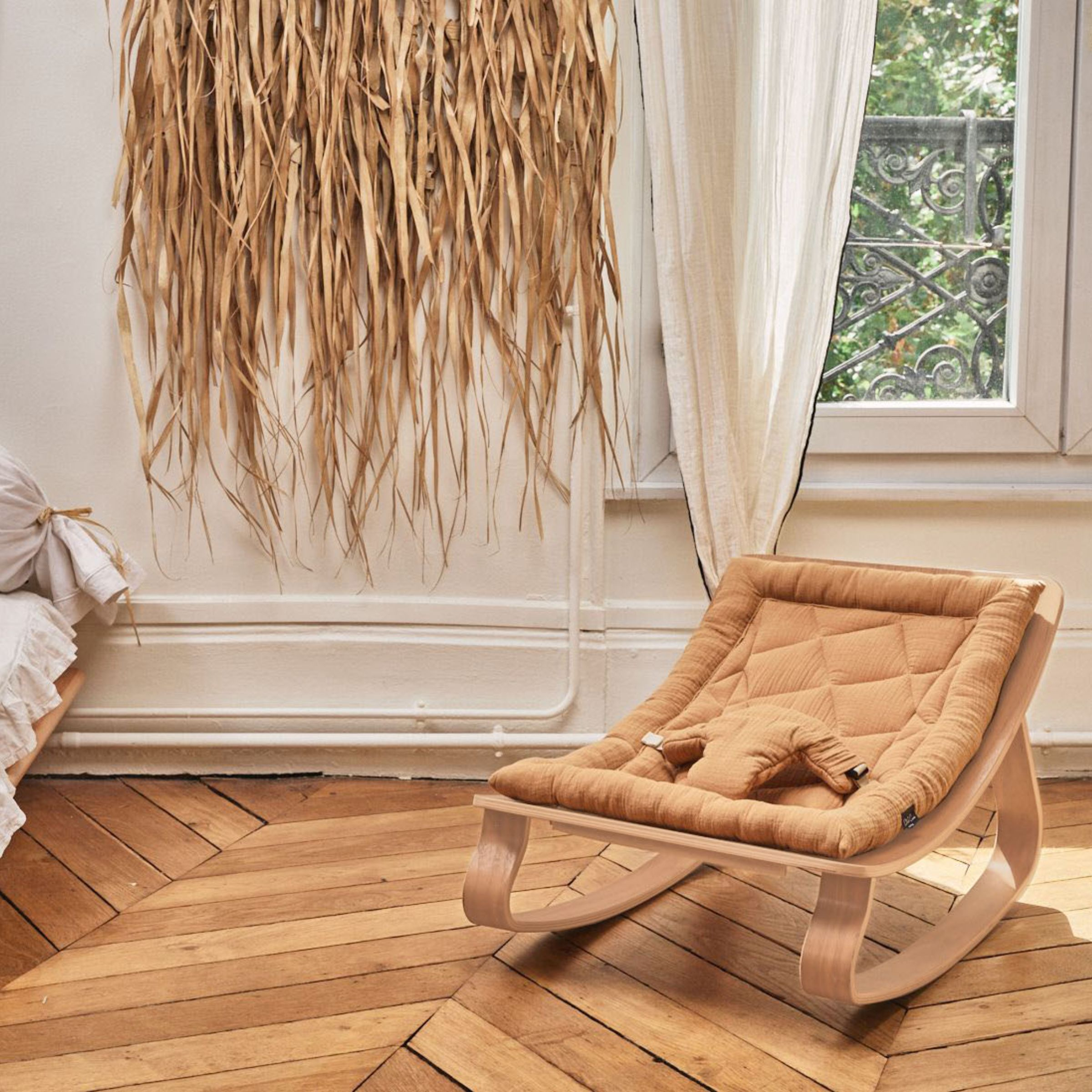 Charlie Crane LEVO Baby Rocker - Camel, Beech.