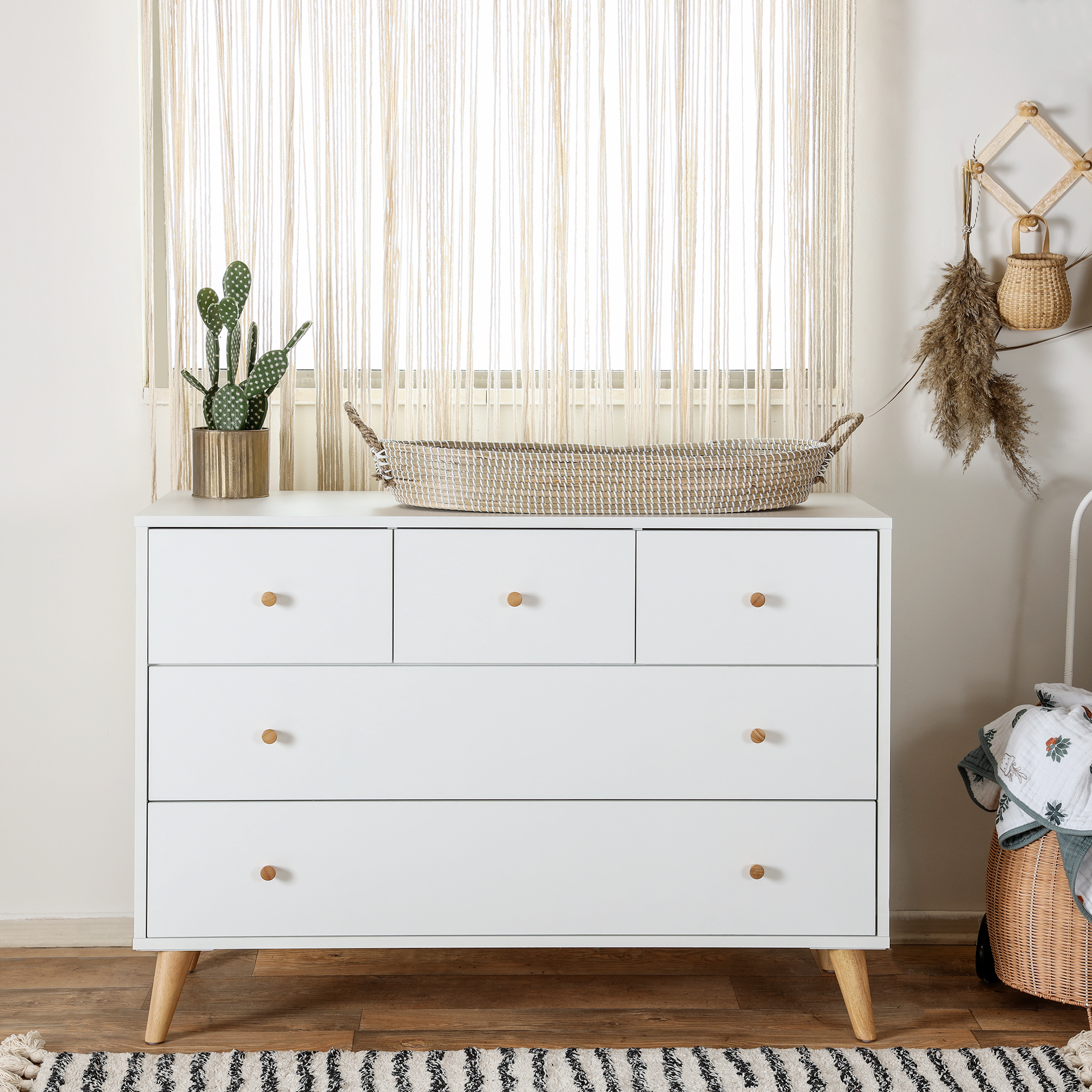 dadada Austin 5-Drawer Dresser.