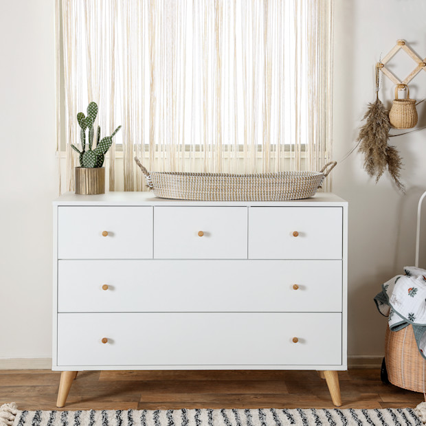 dadada Austin 5-Drawer Dresser.