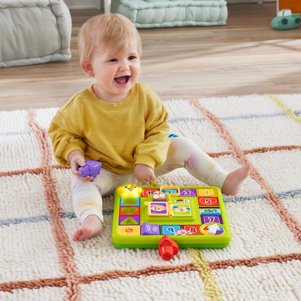 Fisher-Price Laugh & Learn Puppy's Game Activity Board.