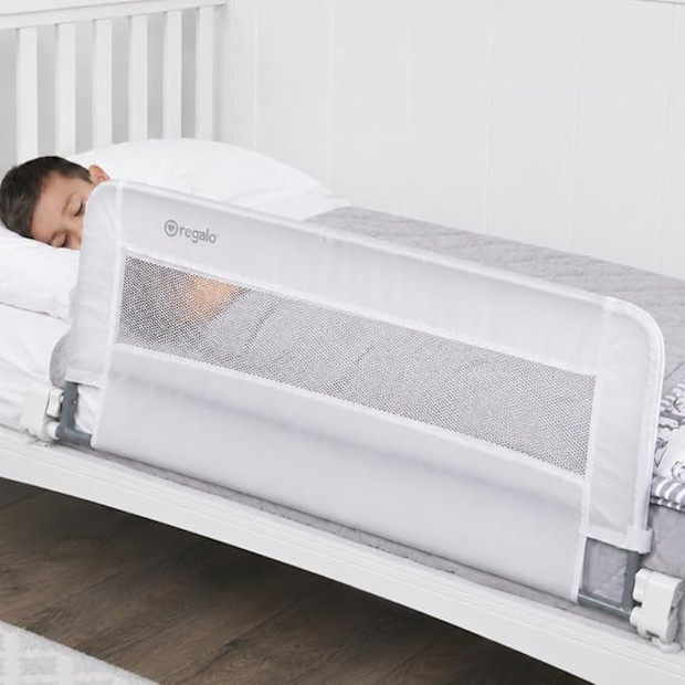 Regalo Safety Swing Down Crib Rail.