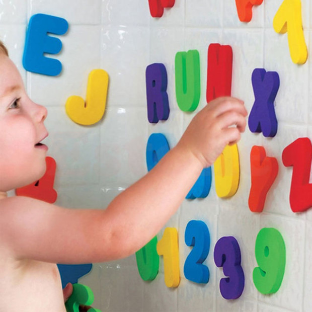 Munchkin Learn Bath Letters & Numbers Set.