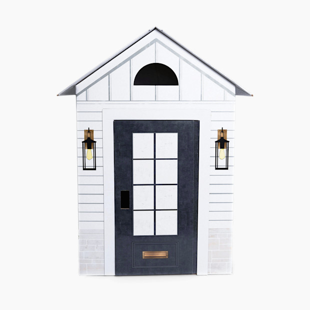 Make It Cute Modern Farmhouse Playhouse.
