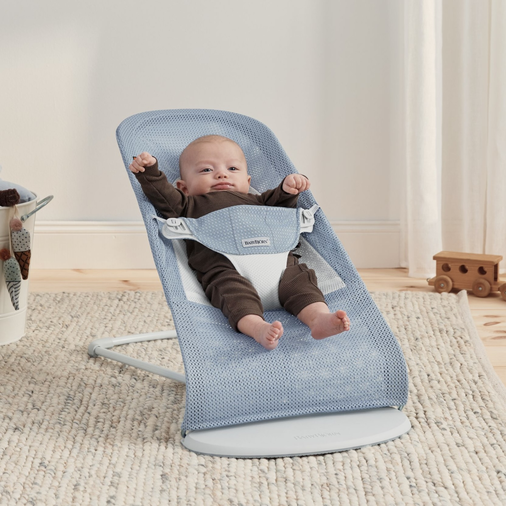 BabyBjörn Bouncer Balance Soft - Mesh/Sky Blue/White.