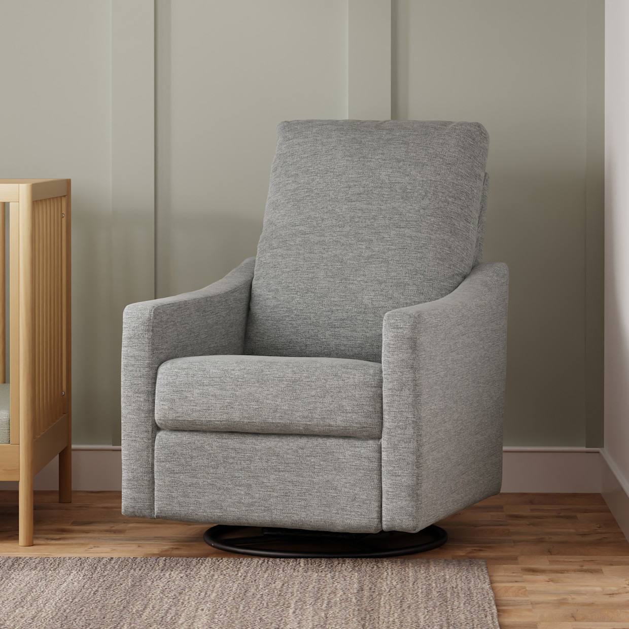daVinci Jonah Manual Swivel Recliner - Frost Grey.