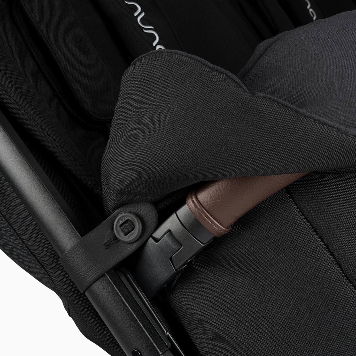 Nuna TRVL dubl Footmuff - Caviar.