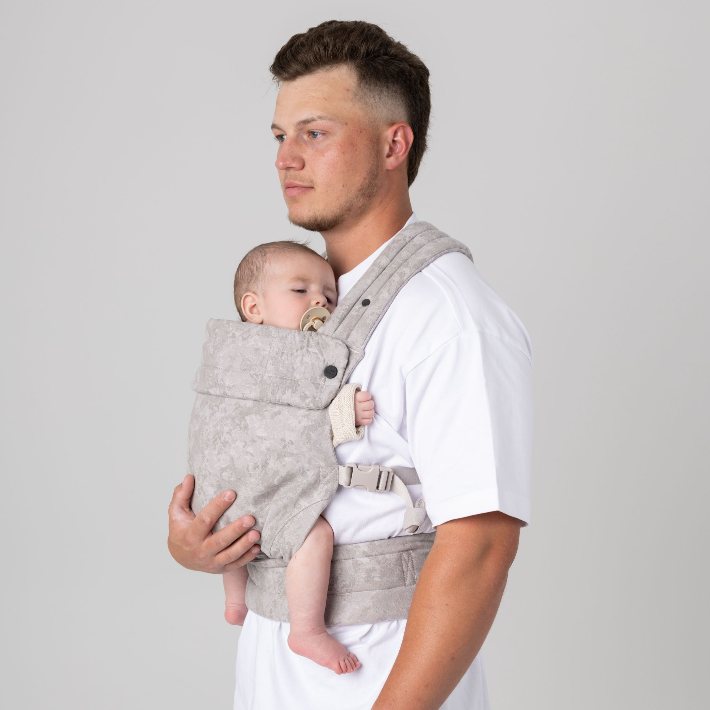 MABĒ The Monarch Baby Buckle Carrier - Ashland Camo.