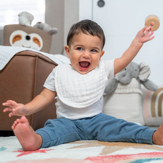 Comfy Cubs Muslin Bibs with Adjustable Snaps (4 Pack).