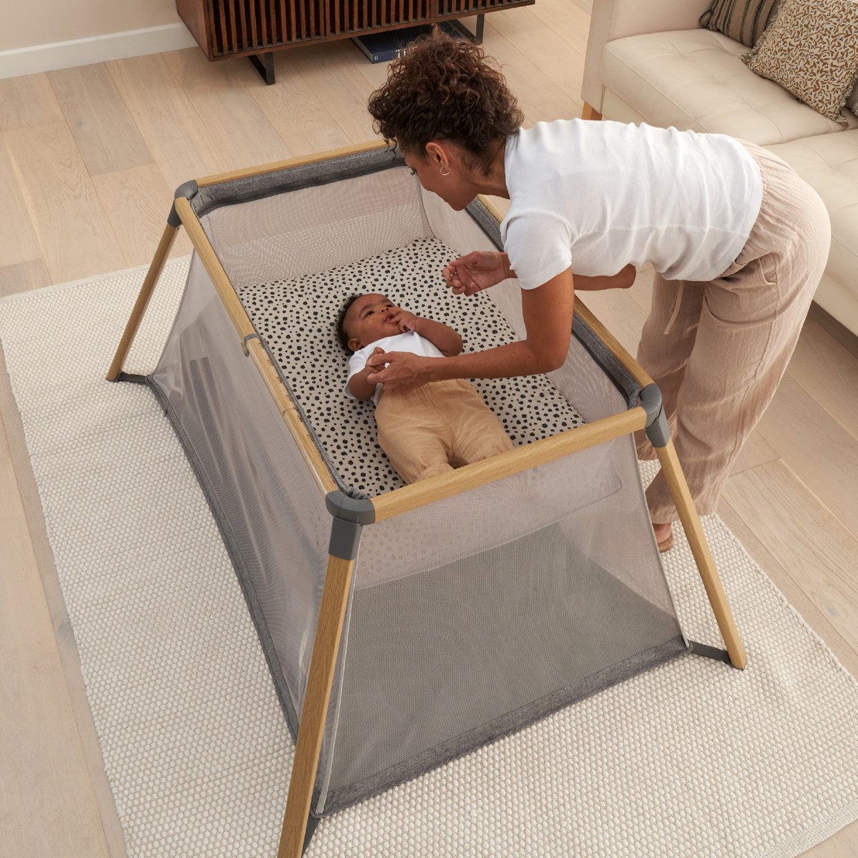 Tutti Bambini CoZee Go 3-in-1 Bassinet, Travel Cot & Playpen - Oak/Charcoal.