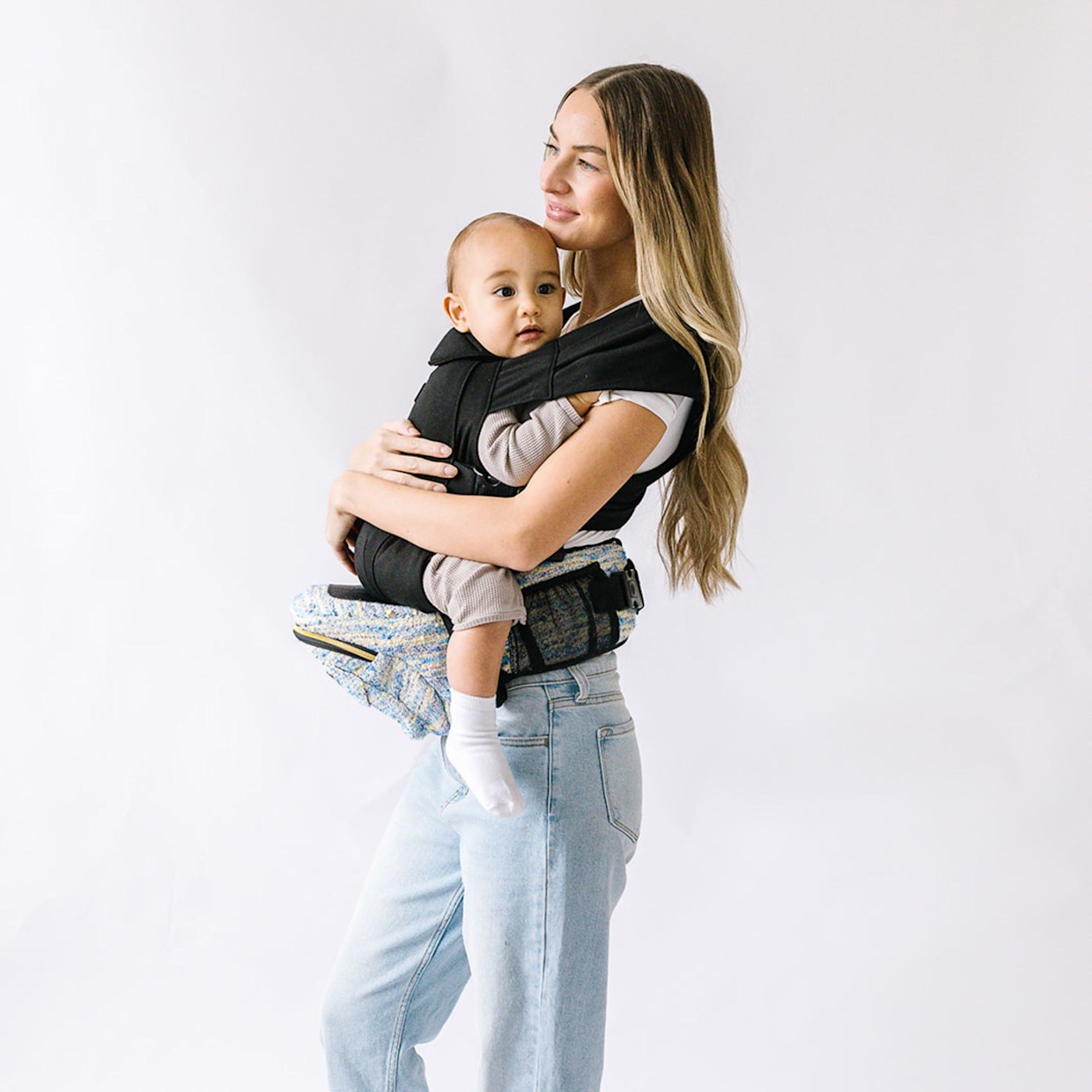 Tushbaby Hip Seat Hands-Free Attachment - Black.