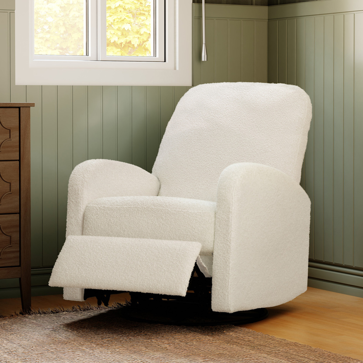 daVinci Calder Manual Swivel Recliner - Cozy Cream Boucle.
