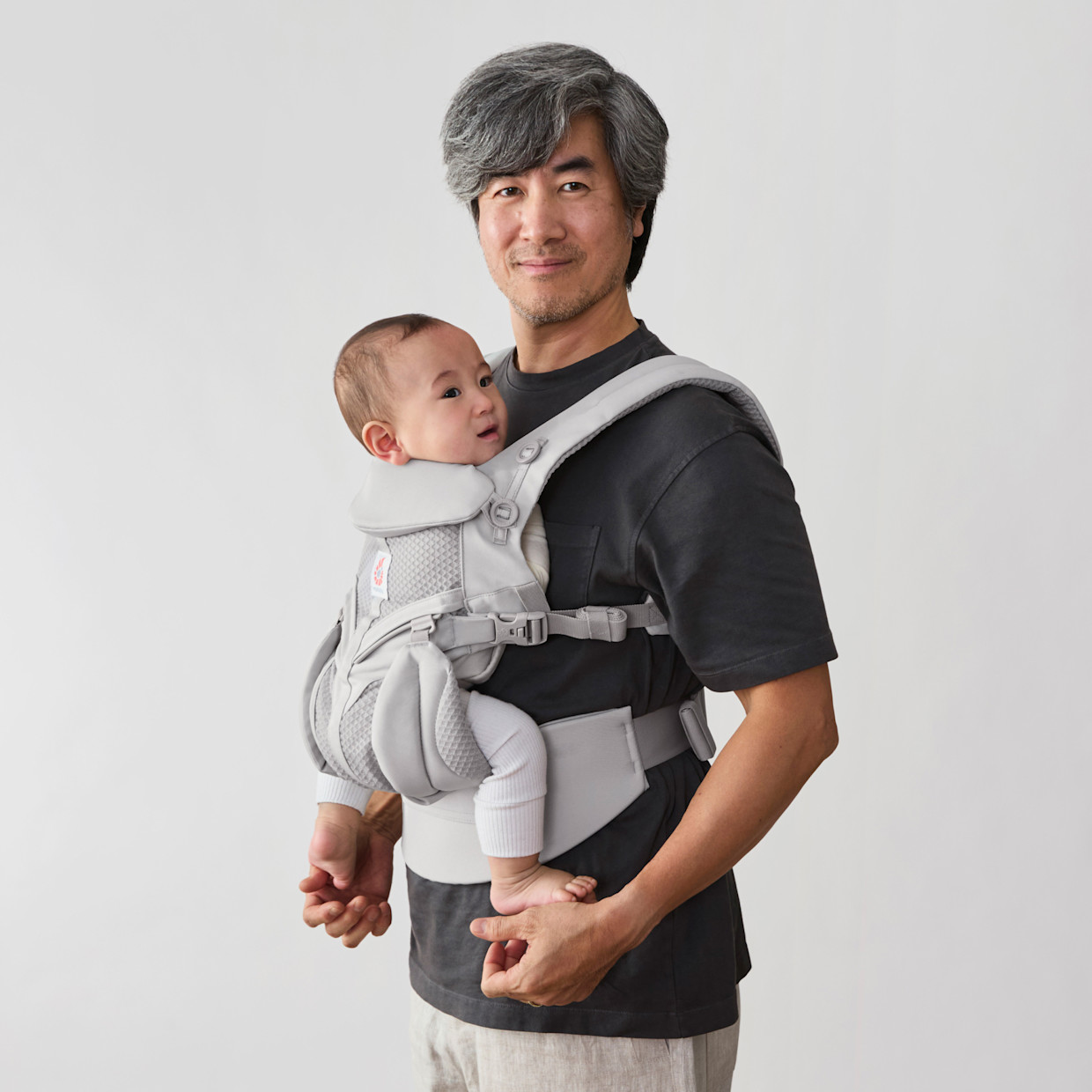 Ergobaby Omni Classic Carrier - Pearl Grey Mesh.