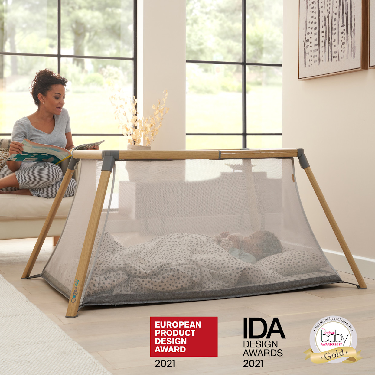 Tutti Bambini CoZee Go 3-in-1 Bassinet, Travel Cot & Playpen - Oak/Charcoal.