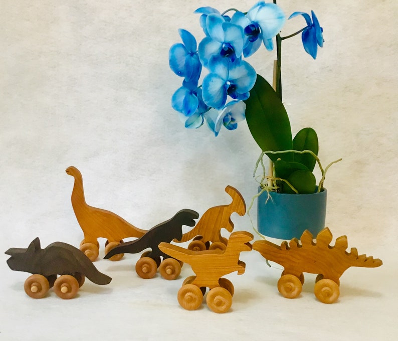 BaldwinToy Wooden Dinosaur Toys.