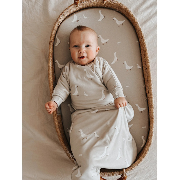 günamüna Goose 1.0 TOG Long Sleeve Transitional Bamboo Viscose Swaddle Sack.