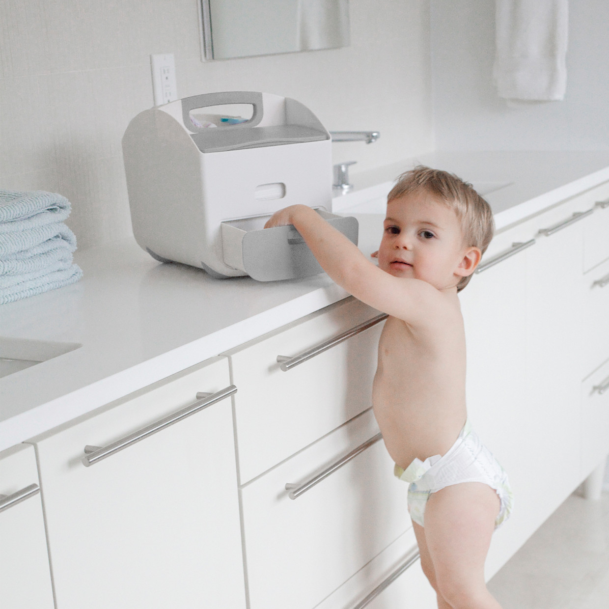 Ubbi Diaper Caddy & Changing Mat - Grey.