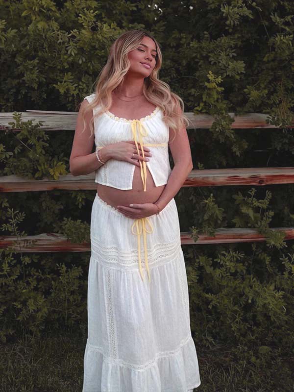 Momyknows White Lace Ribbon Two-Piece Set.