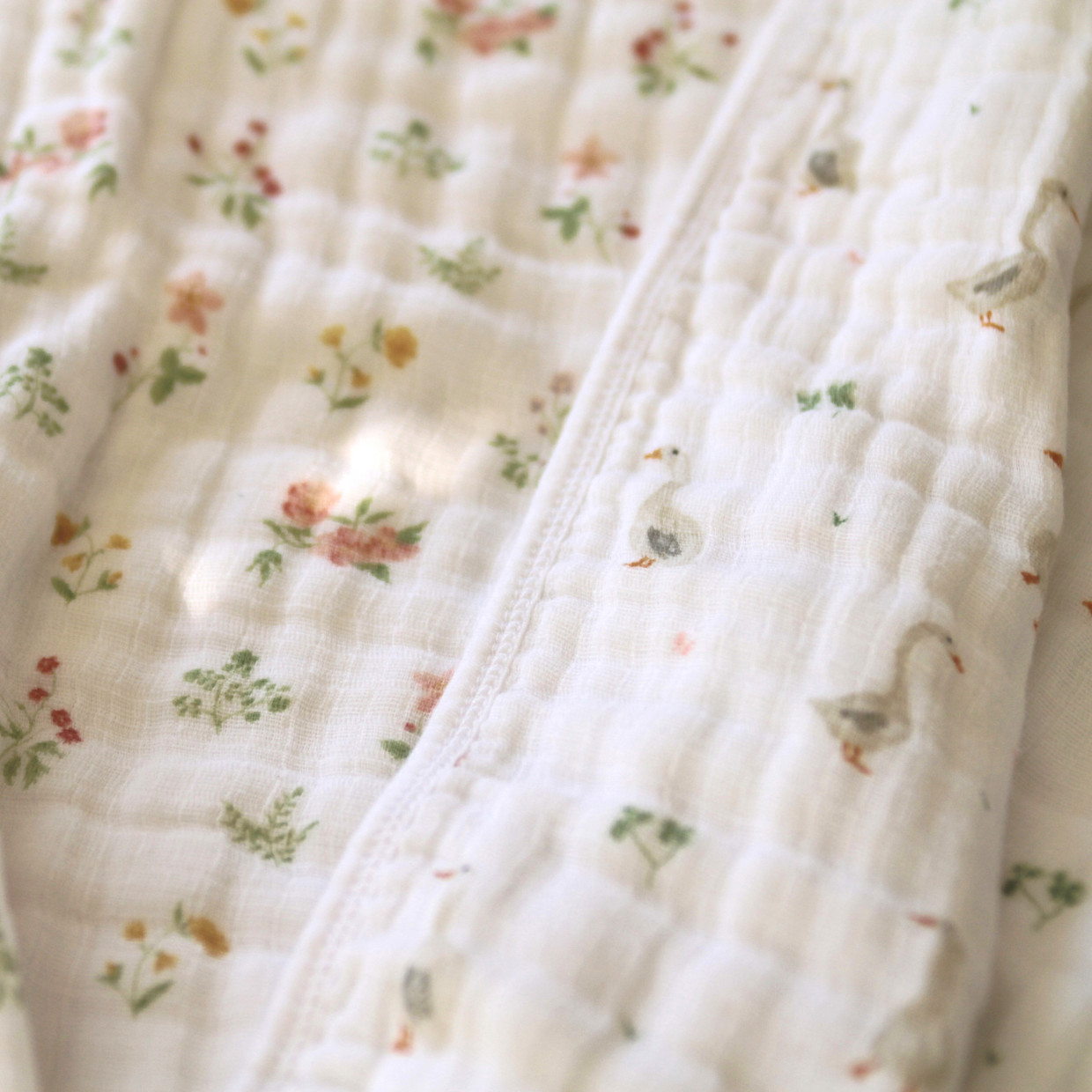 Aden + Anais Essentials Cotton Muslin Dream Blanket - Country Floral.
