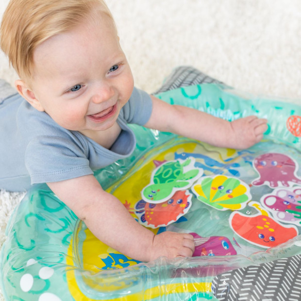 Infantino Pat & Play Water Mat Wee Wild Ones - Narwhal.