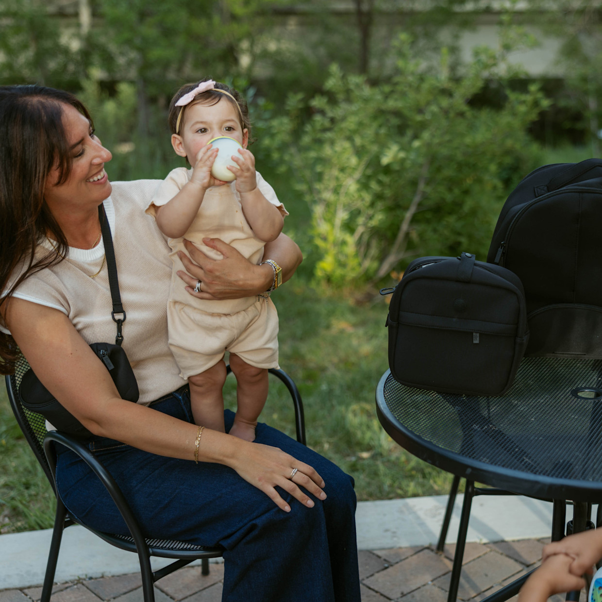 Parker Baby Co. Drift Neoprene Bottle Cooler - Black.