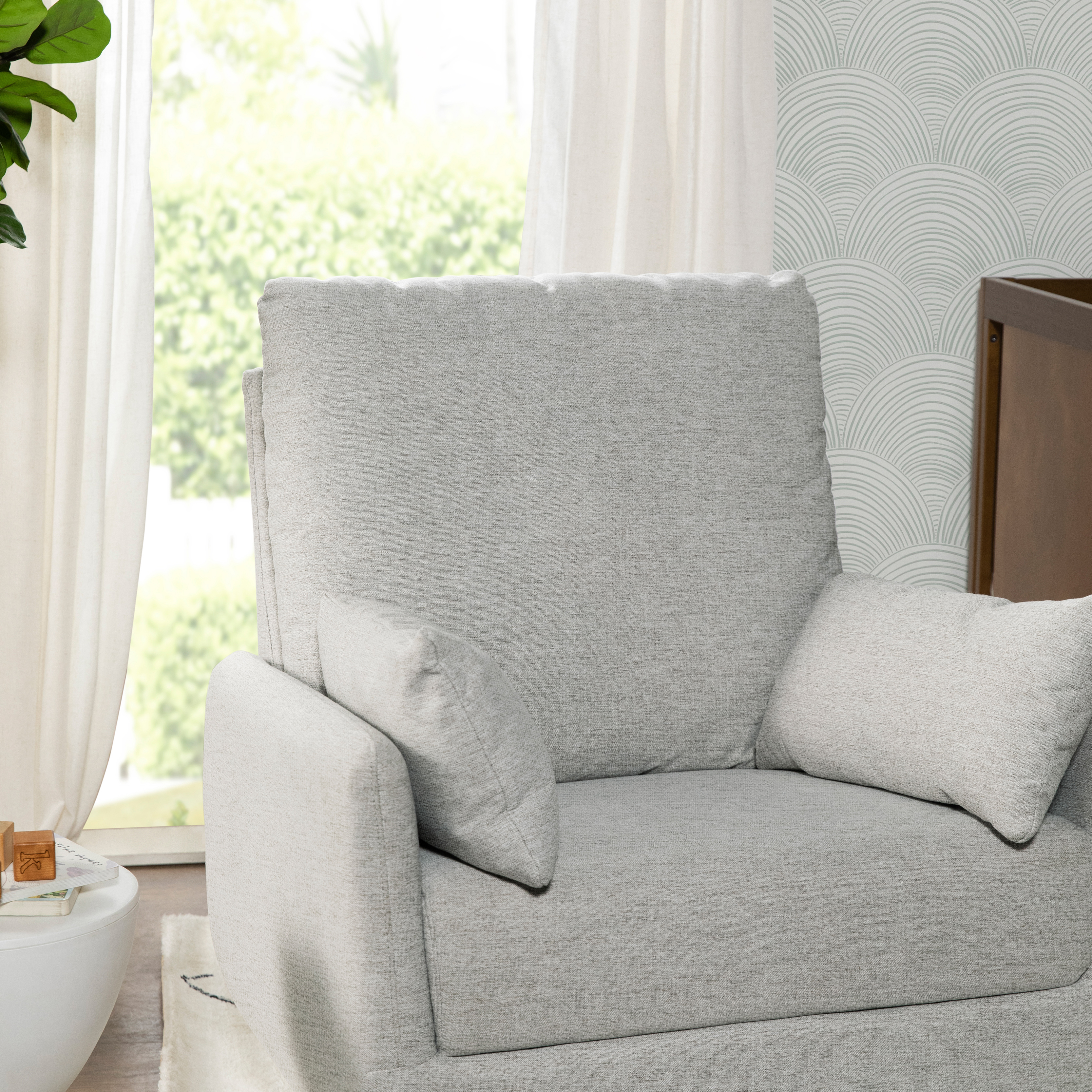 daVinci Juno Swivel Glider - Frost Grey.