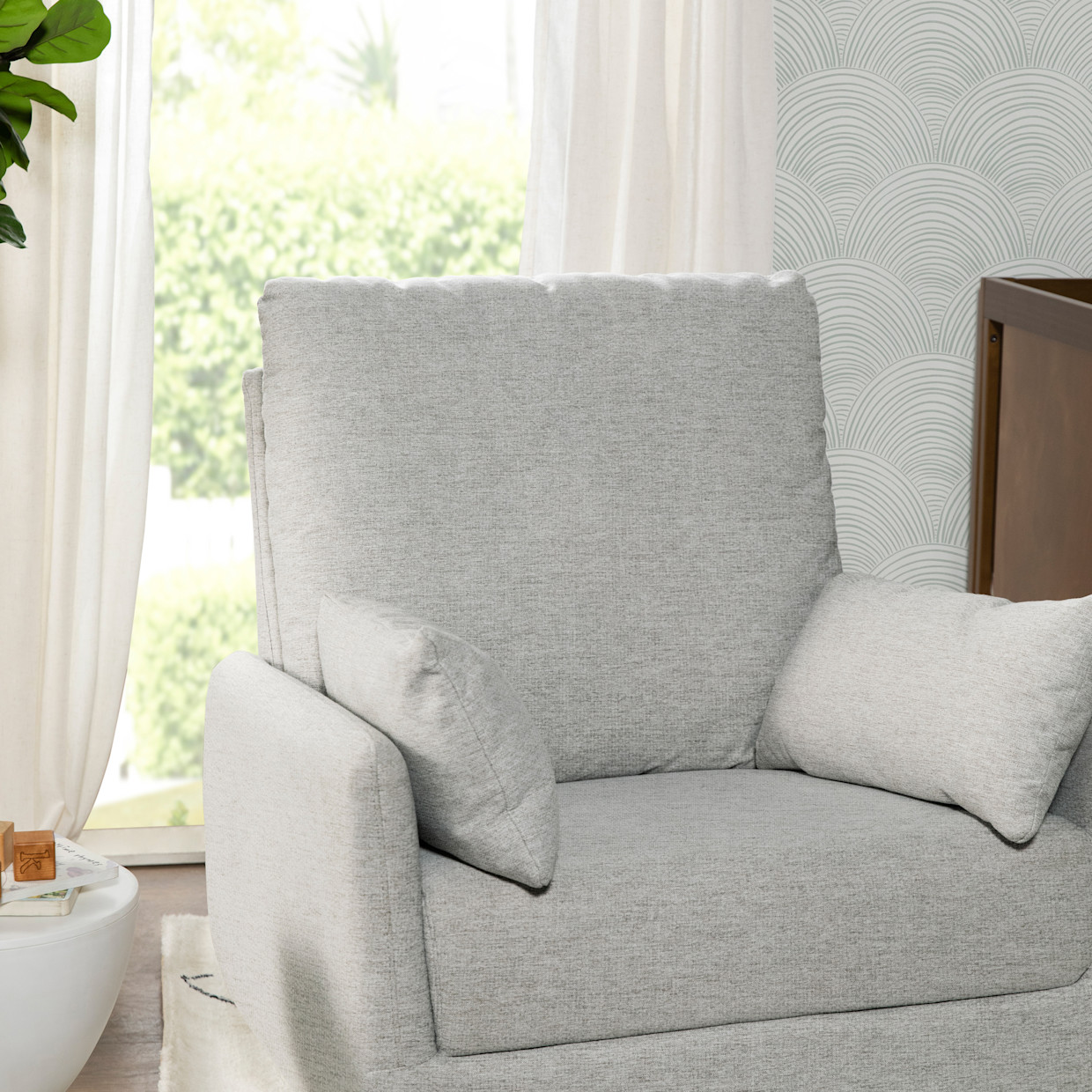 daVinci Juno Swivel Glider - Frost Grey.