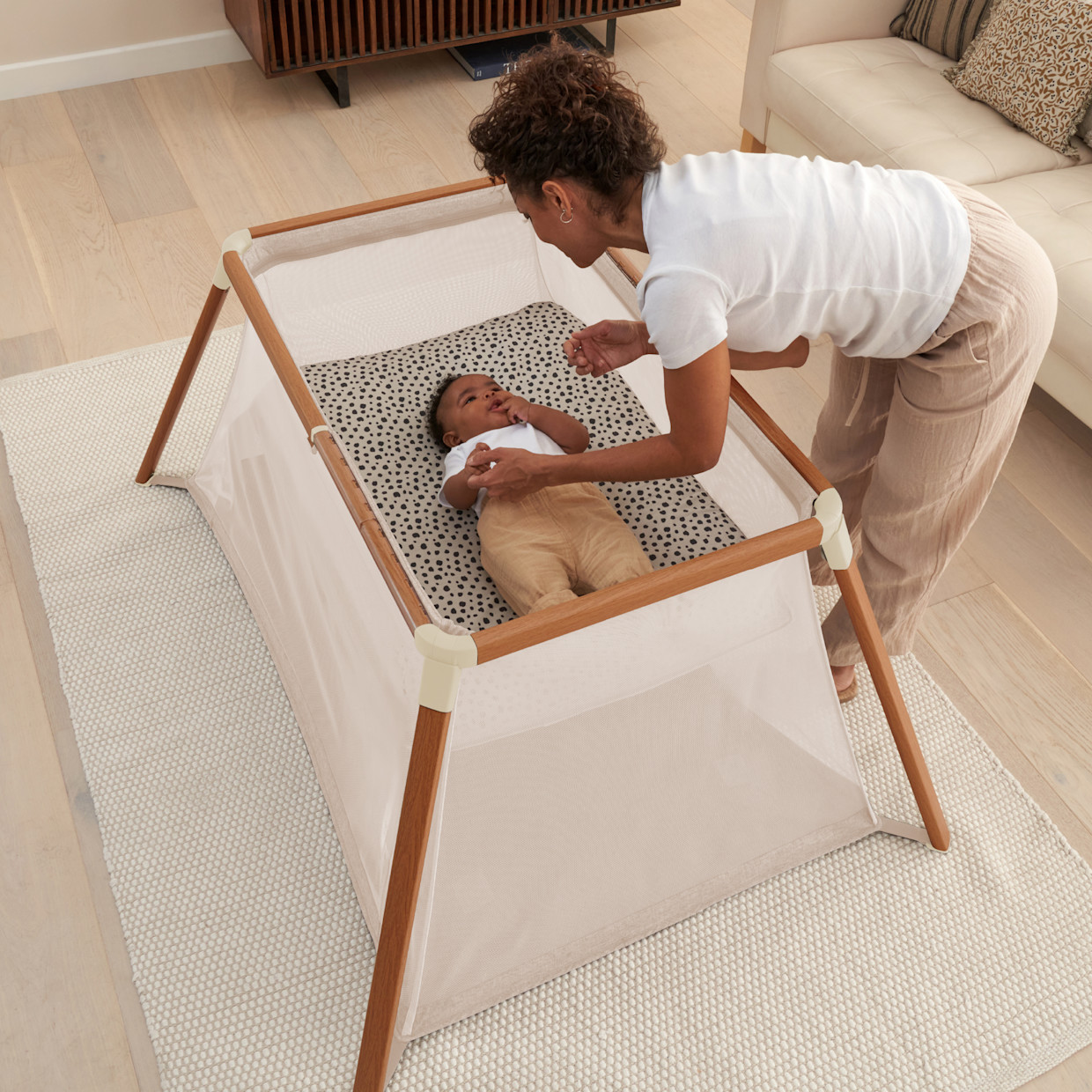 Tutti Bambini CoZee Go 3-in-1 Bassinet, Travel Cot & Playpen - Scandinavian Walnut/Ecru.