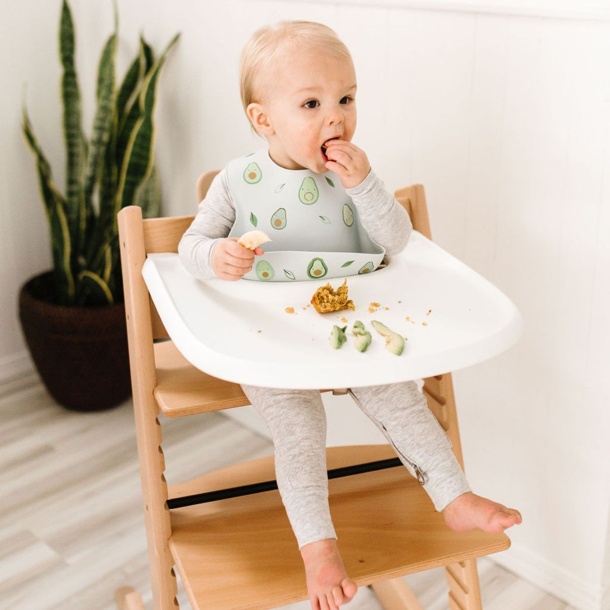 Loulou Lollipop Printed Silicone Bib - Avocado.