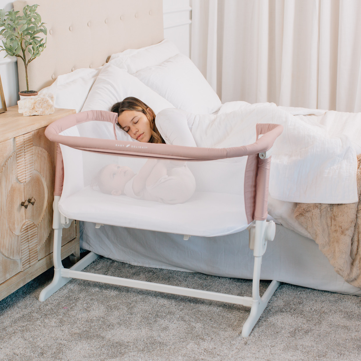 Baby Delight Beside Me Dreamer Organic Bassinet & Bedside Sleeper - Organic Rose.