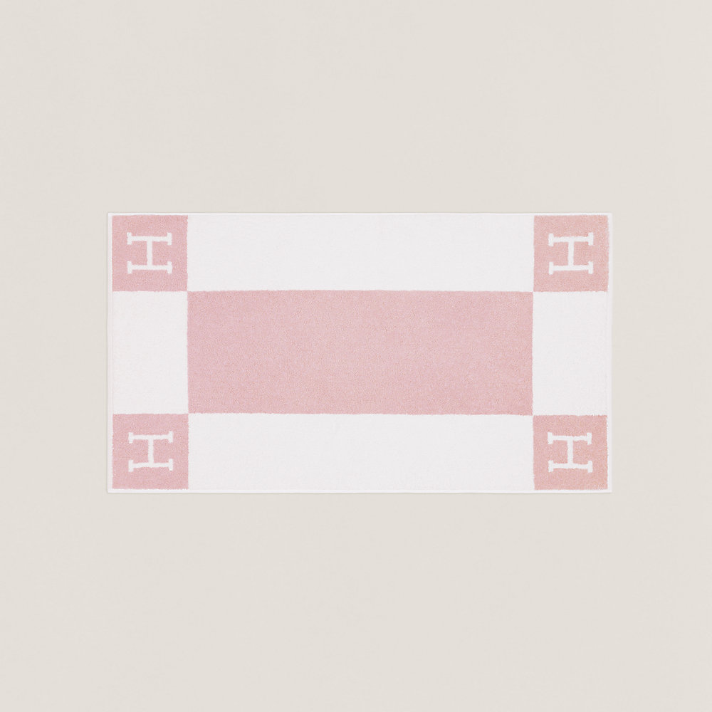 Hermes Avalon towel.