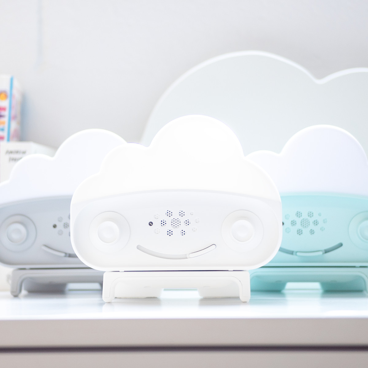 Happiest Baby SNOObie Smart Soother - White.