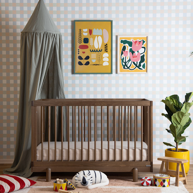 dadada Bliss 4-in-1 Convertible Crib.