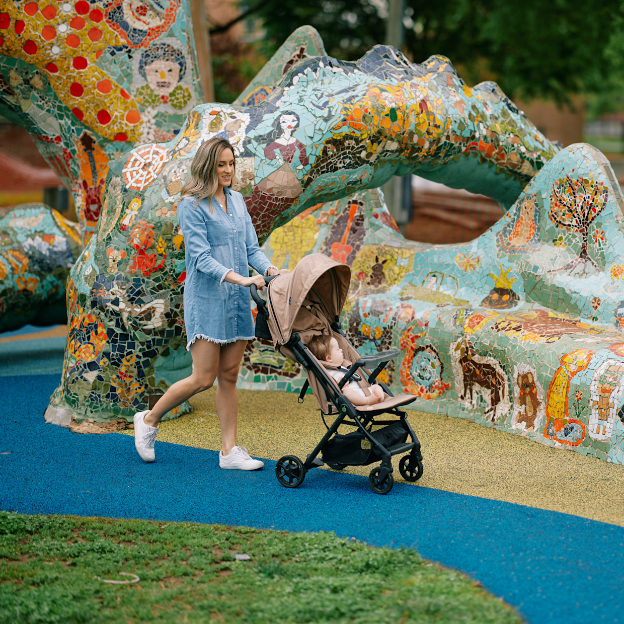 Zoe Traveler Snack Tray - Grey.