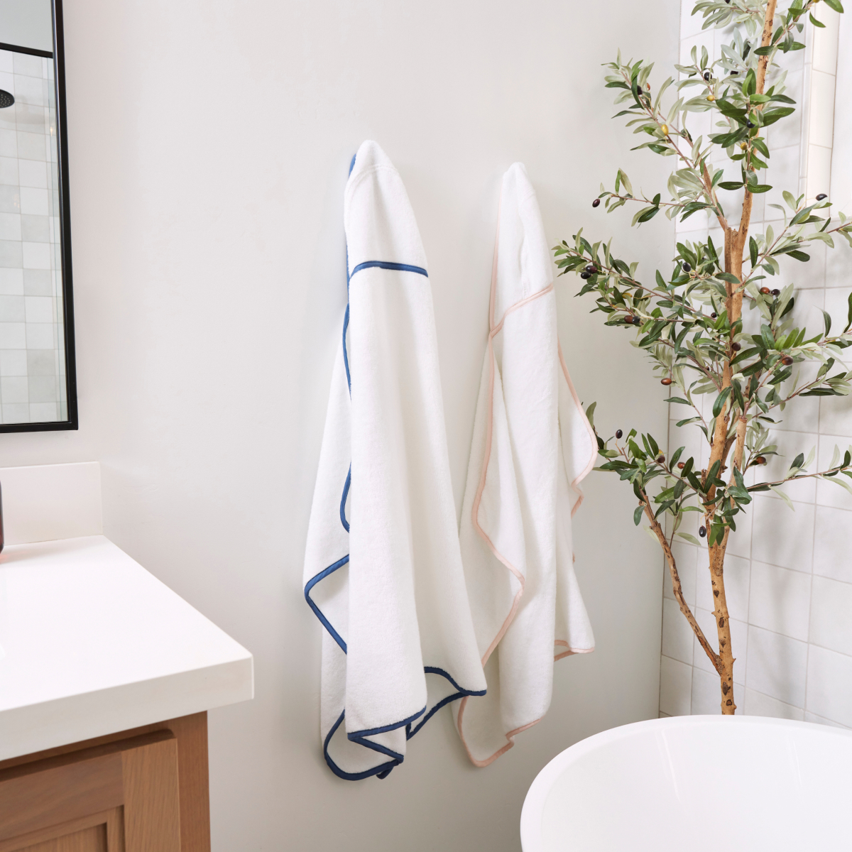 Lalo The Organic Hooded Towel - Coconut / Grapefruit.