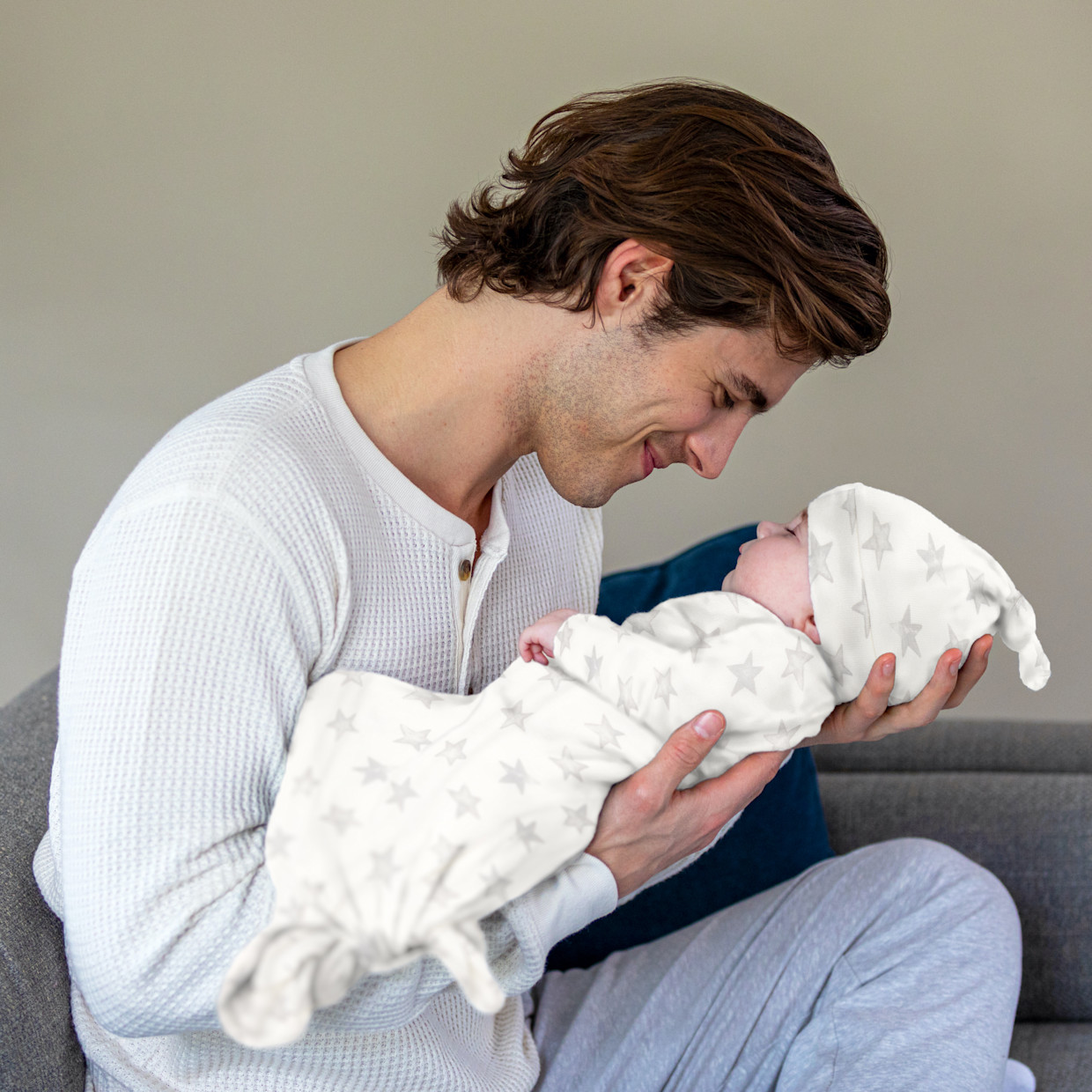 Aden + Anais Snuggle Knit Knotted Gown and Hat Set - Star.