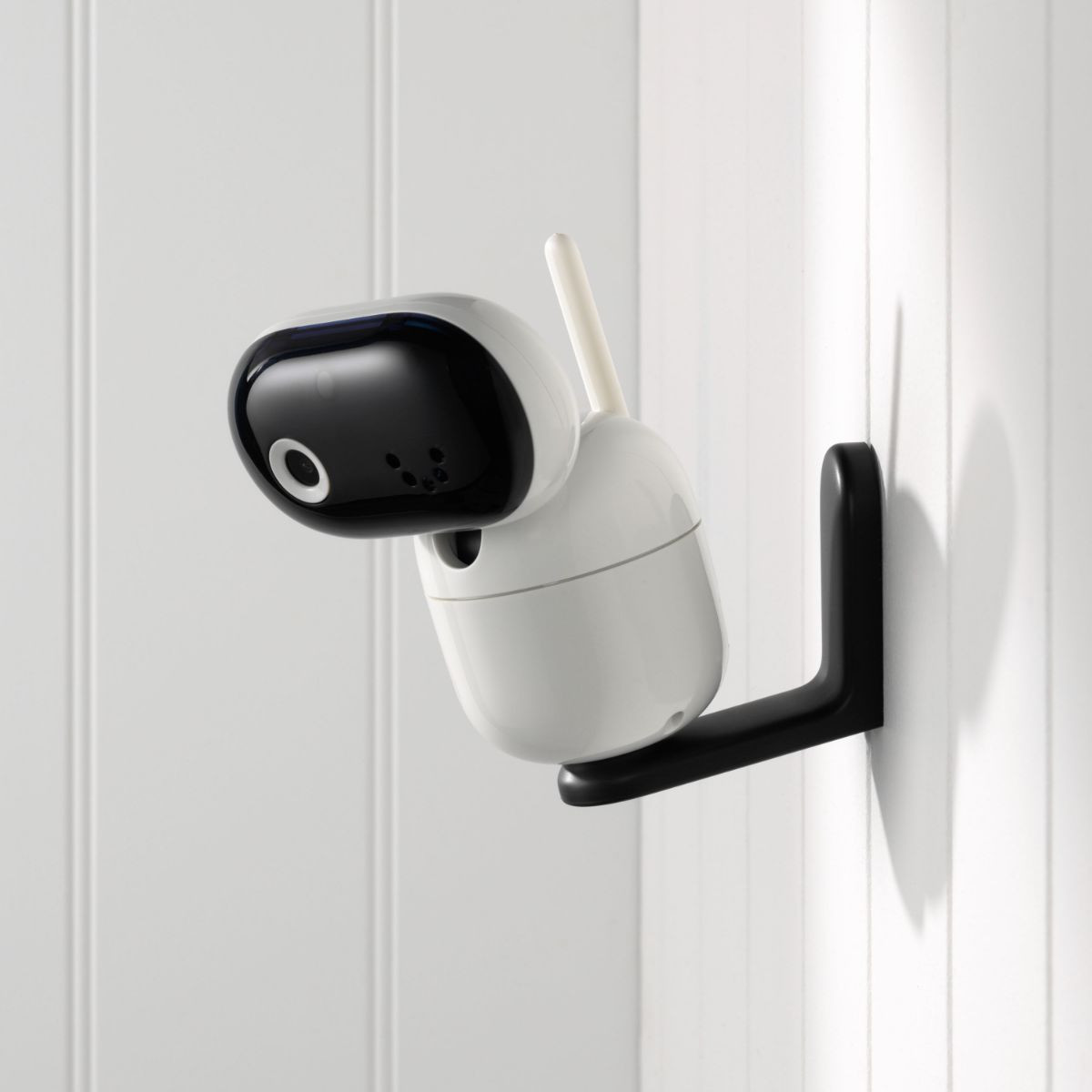 Motorola PIP1610 HD Connect 5" 1080p Remote Pan/Tilt Video Baby Monitor - 1 Camera.