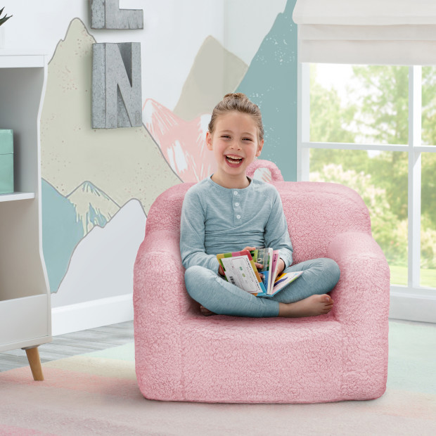Delta Children Cozee High Pile Fleece Chair - Sherpa Pink.