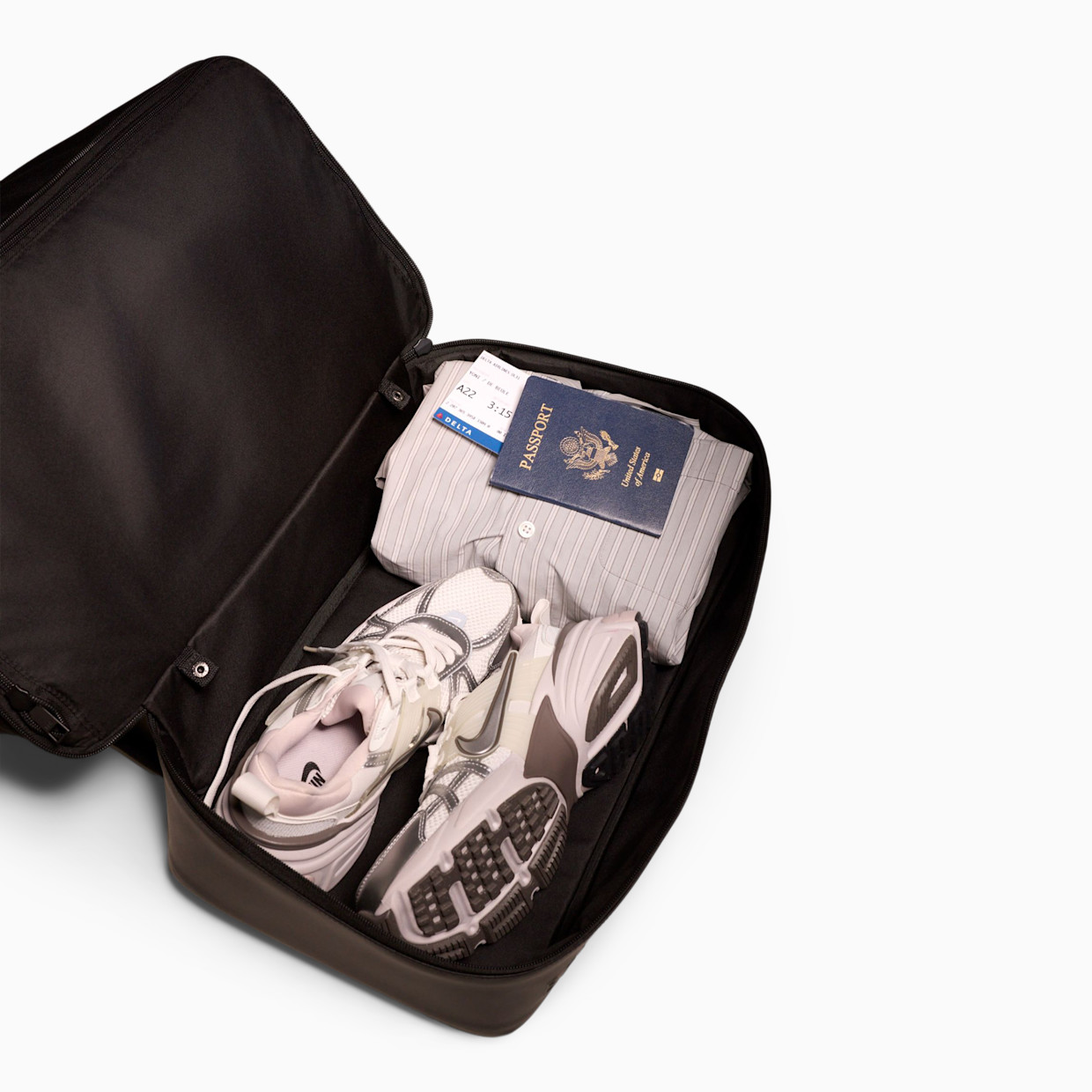 BEIS Travel The Weekender - Black.