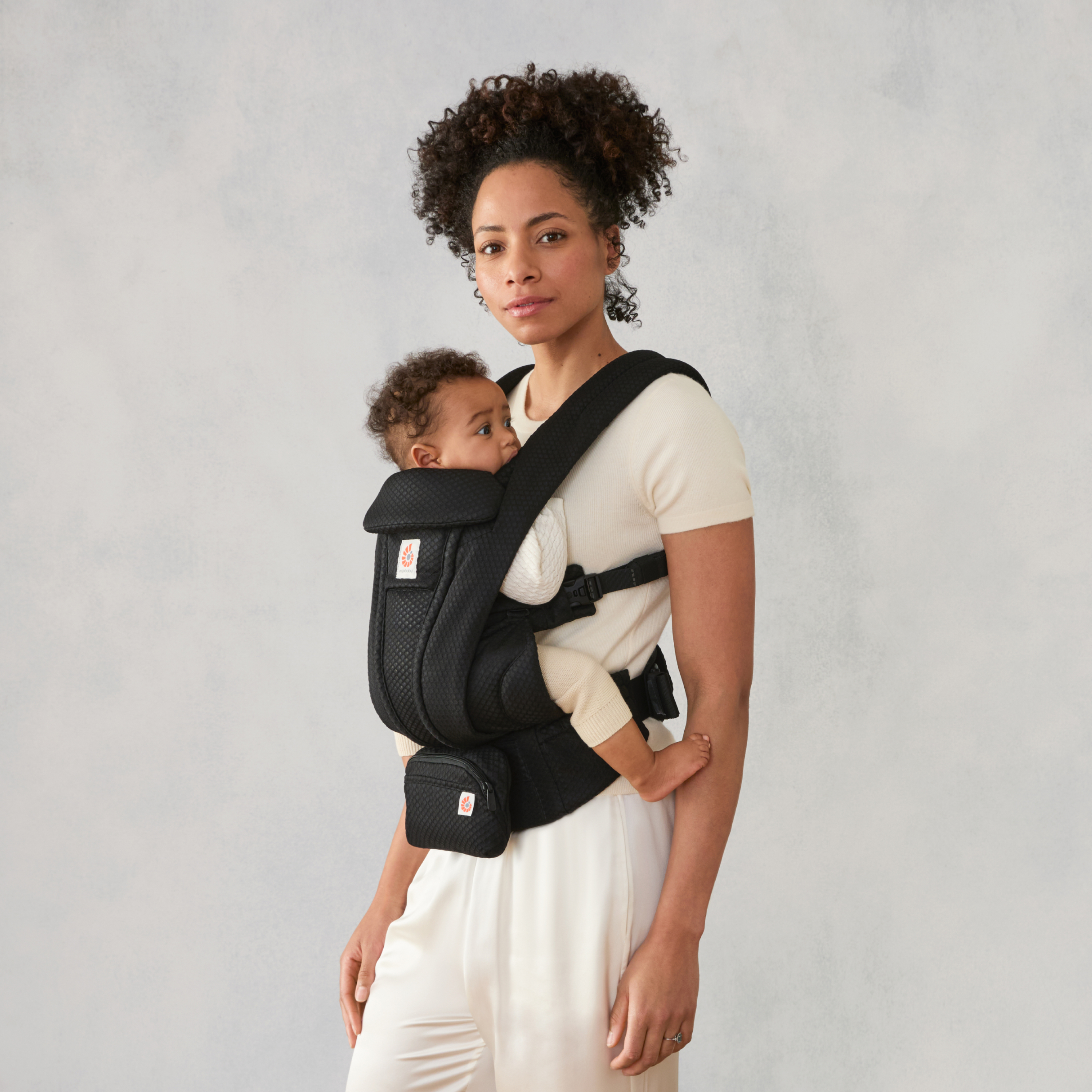 Ergobaby Omni Deluxe Carrier - Onyx Black Mesh | Babylist Shop